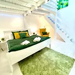Teresian Apartment Near The Andrassy Street Free Air Conditioner Free Coffee