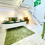 Teresian Apartment Near The Andrassy Street Free Air Conditioner Free Coffee
