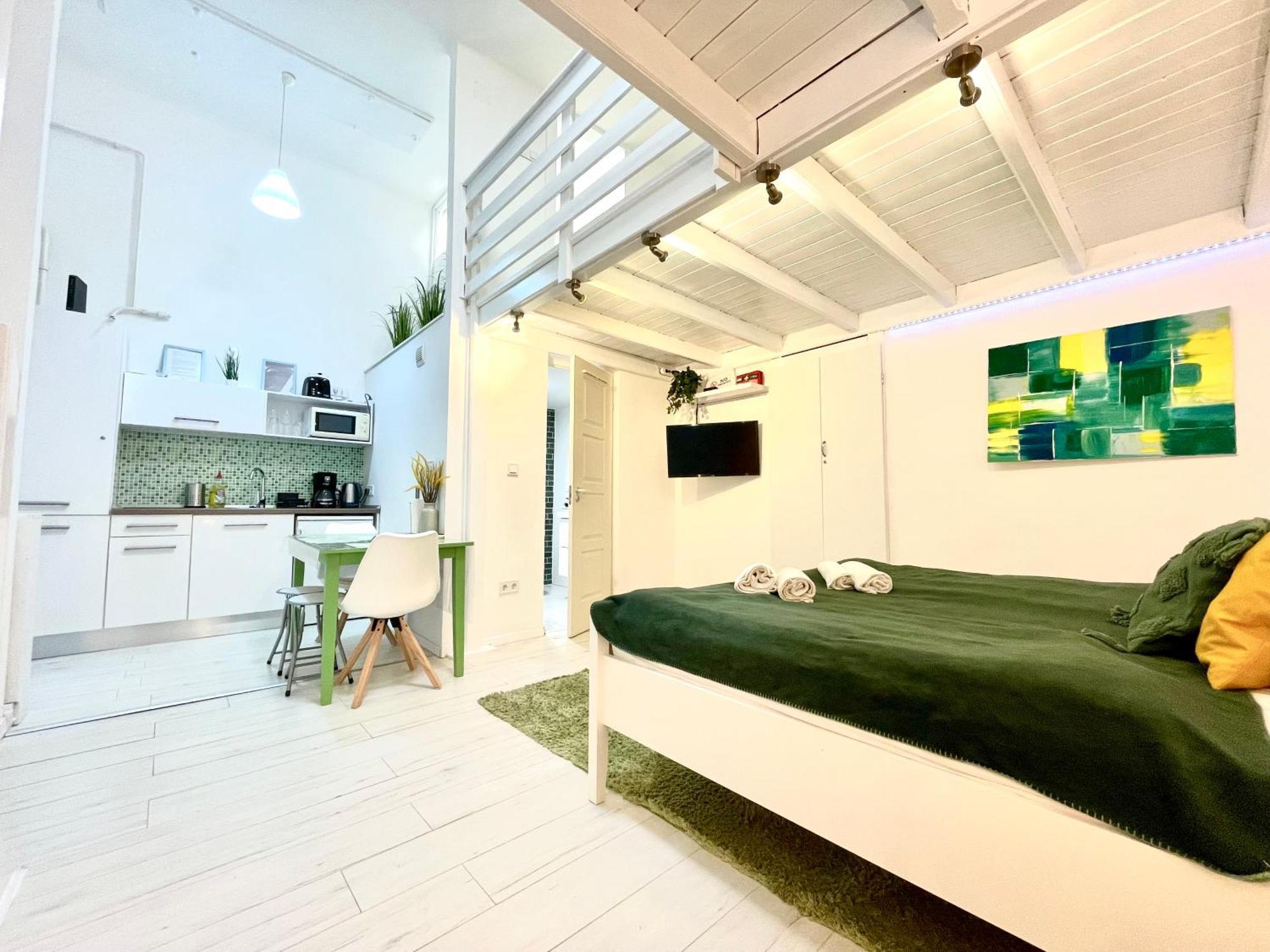 Teresian Near The Andrassy Street Free Air Conditioner Free Coffee Budapest
